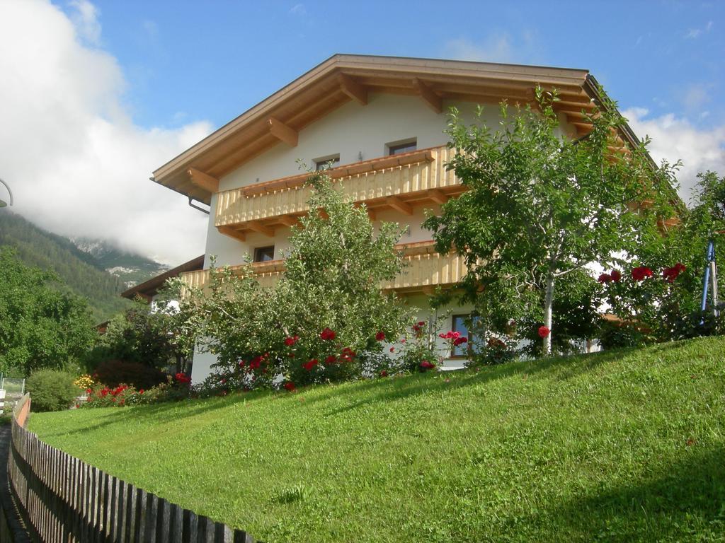 Spisshof Hotel Grins Exterior foto