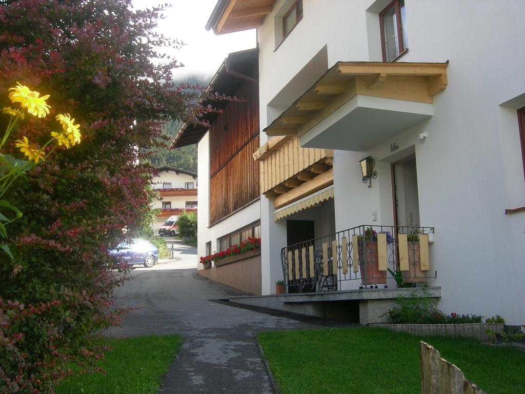 Spisshof Hotel Grins Exterior foto
